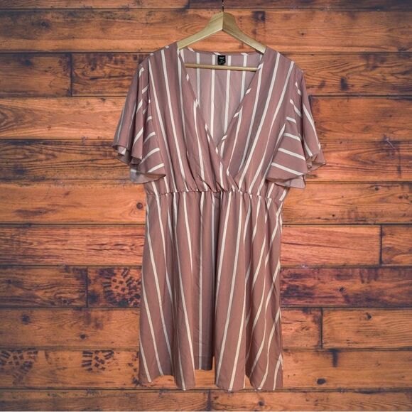 5 for $25🔥Shein Curve Pink Striped V-Neck Flutter Sleeve Dress 2XL - Picture 1 of 6
